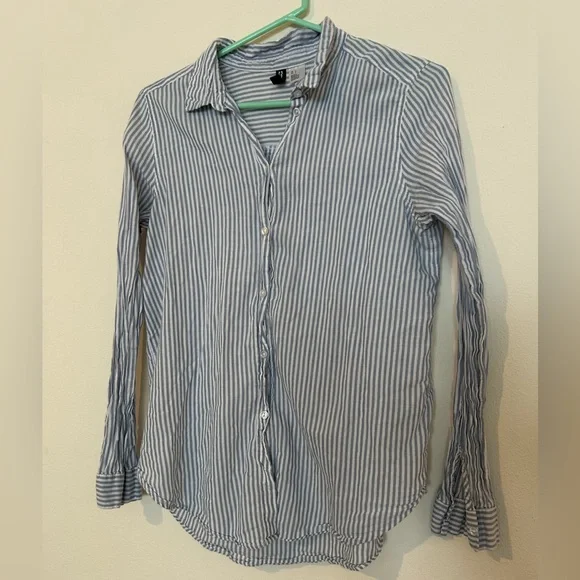 H&M Long Sleeve White and Blue Striped Button Down 4 - Picture 4 of 5